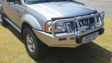 ARB Deluxe Bull Bar — Nissan Navara D22 2002-2005 — view 2