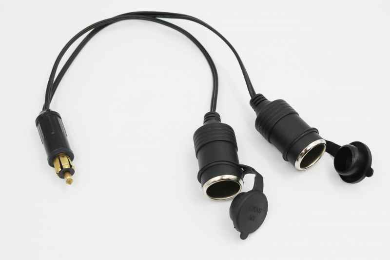 Lumeno male Hella plug to two female cigarette lighter sockets, 12/24V