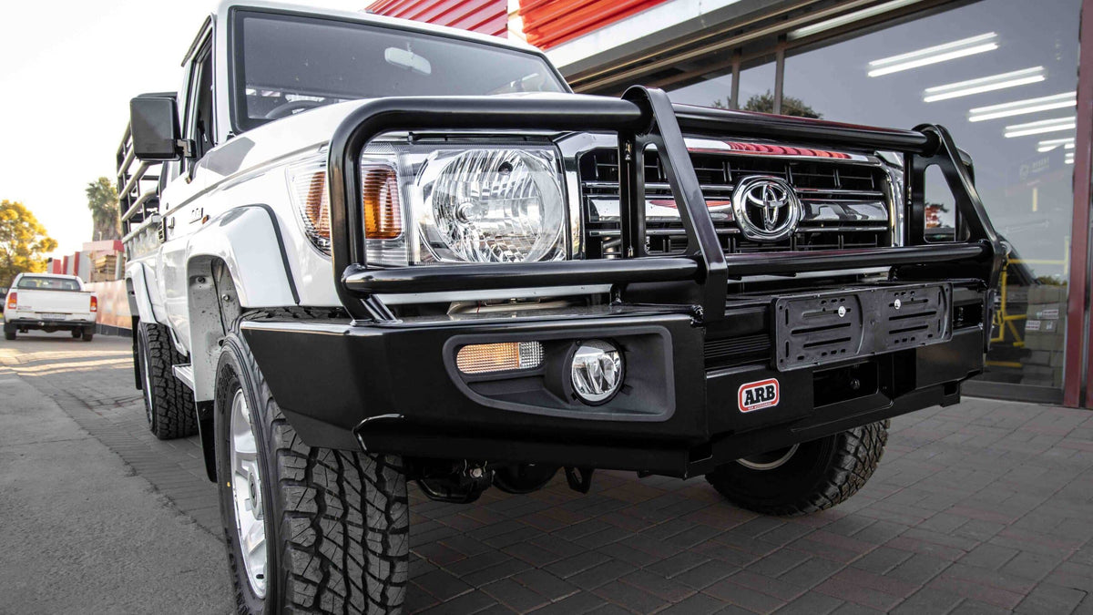 ARB Deluxe Bull Bar- Toyota Land Cruiser 70 Series