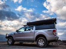 Alu-Cab Explorer Canopy in black smooth for the Toyota Hilux Vigo double cab, photo 3
