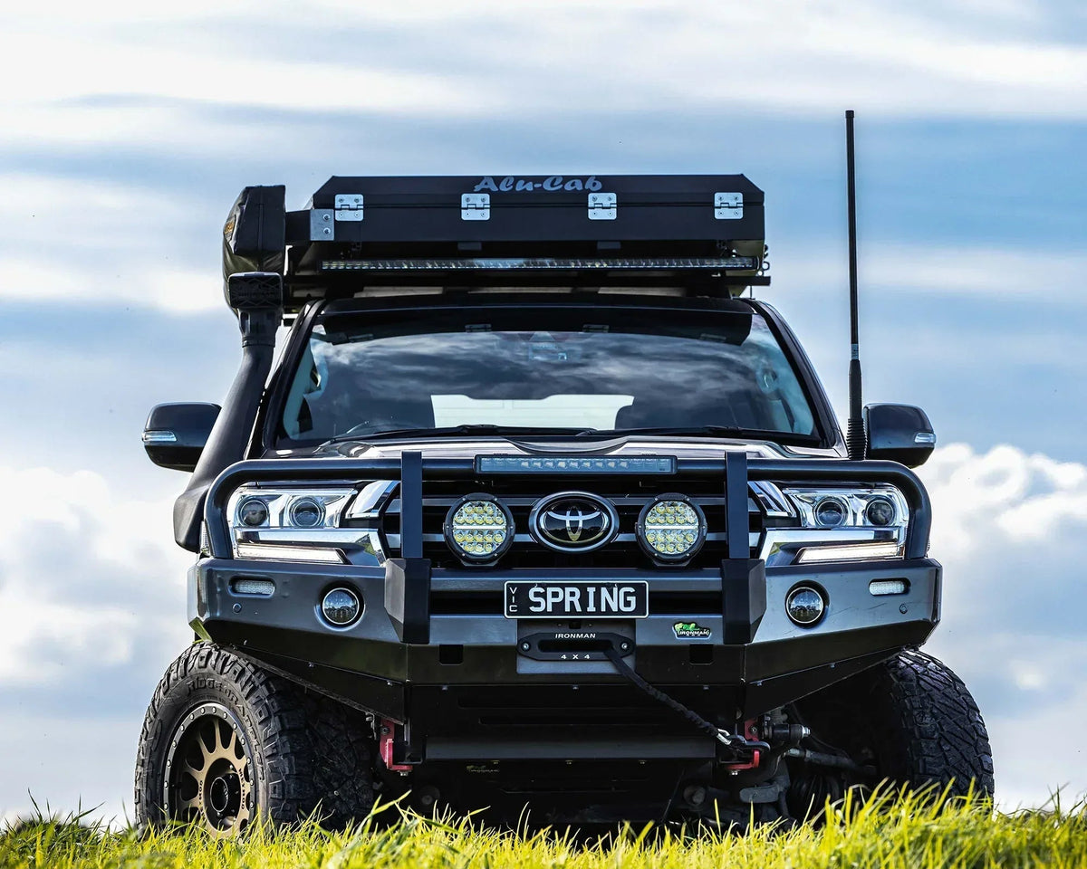Ironman 4x4 Premium bull bar for the Toyota Land Cruiser 200 (2017-2023)