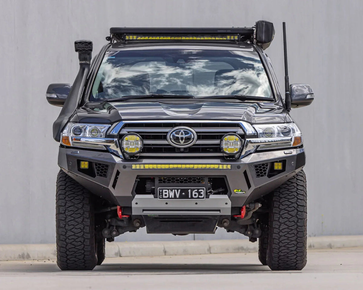 Ironman 4x4 RAID bull bar for the Toyota Land Cruiser 200 (2017-2023)