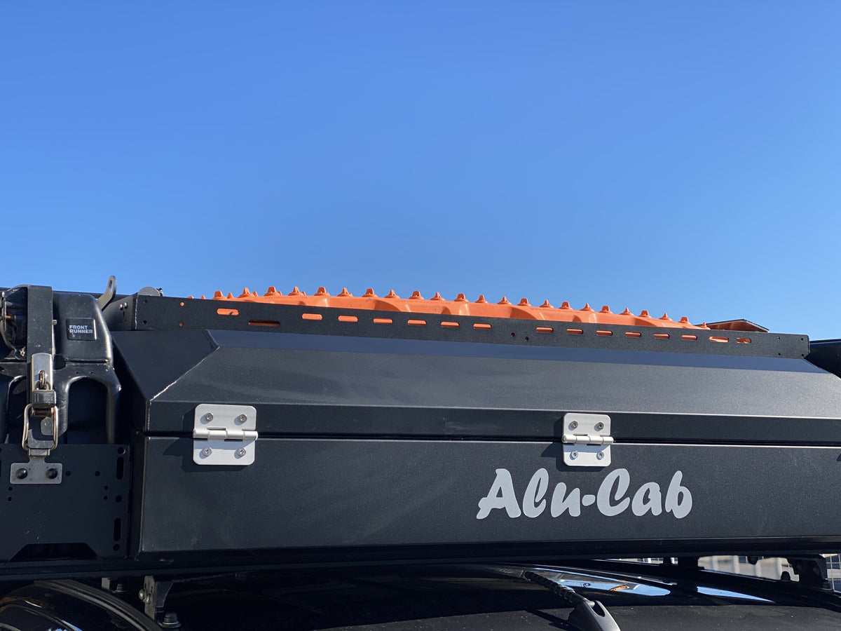 Alu-Cab Recovery Trax Tray holding Maxtrax, photo 3