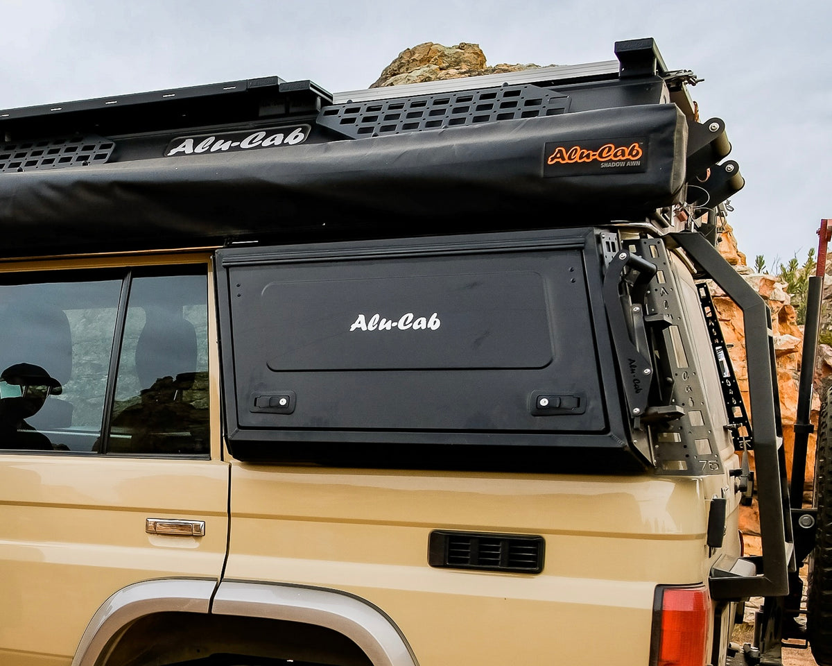 Alu-Cab side window box on the left side of a Toyota Land Cruiser 76, photo 8