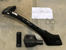 Desert Toyota LC200 Snorkel — view 2