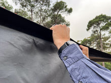 Alu-Cab Universal Side Panel on a Shadow Awning, photo 3