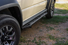Desert Suzuki Jimny Gen4 5 Door — V-Range Rocksliders — view 3