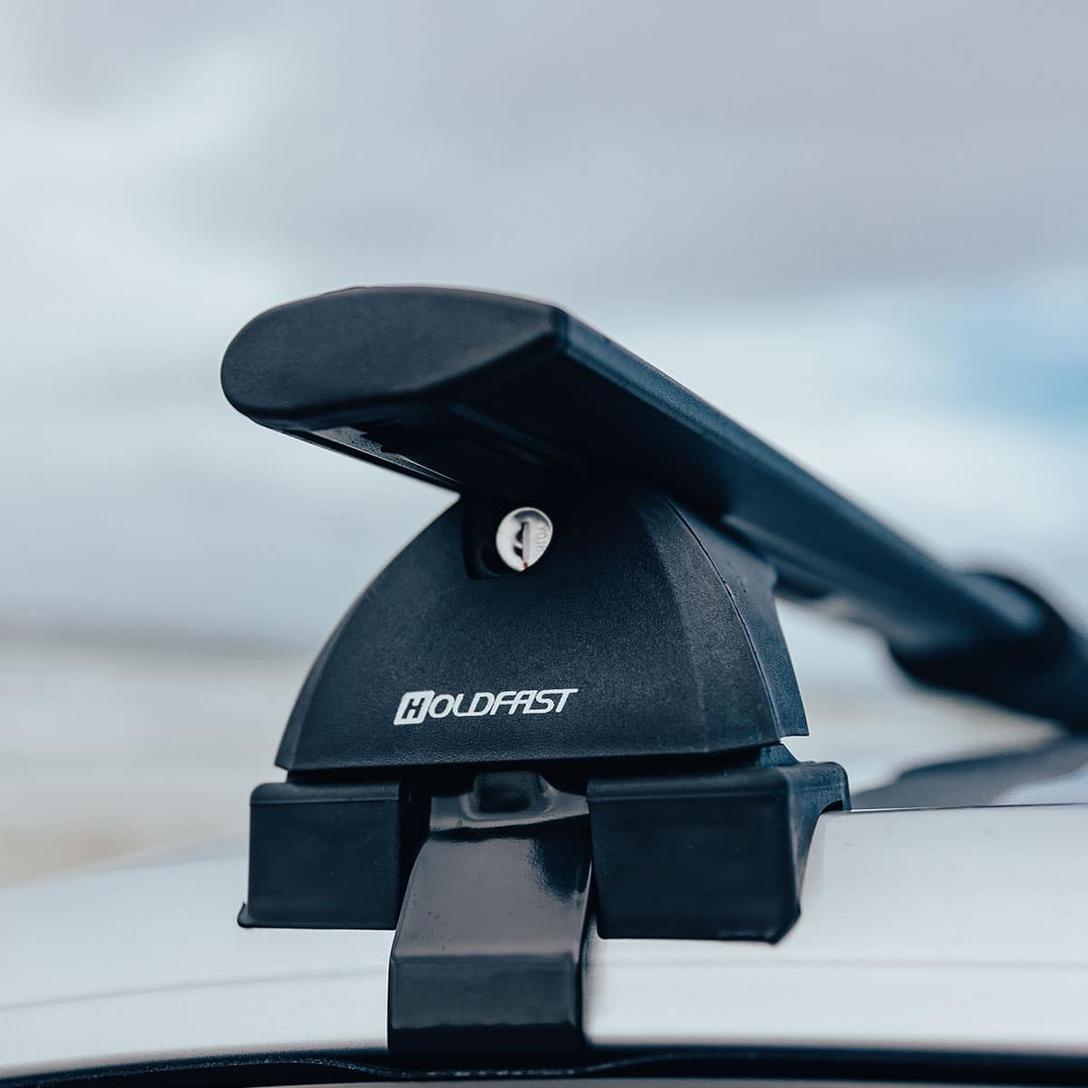 Holdfast Black Wingbar Roof Rack on a Land Rover Discovery