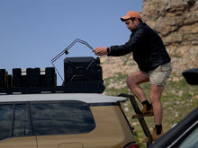 Double jerry can holder detail