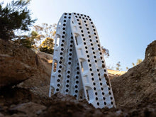 MAXTRAX XTREME white limited edition recovery tracks, pair stacked, photo 5