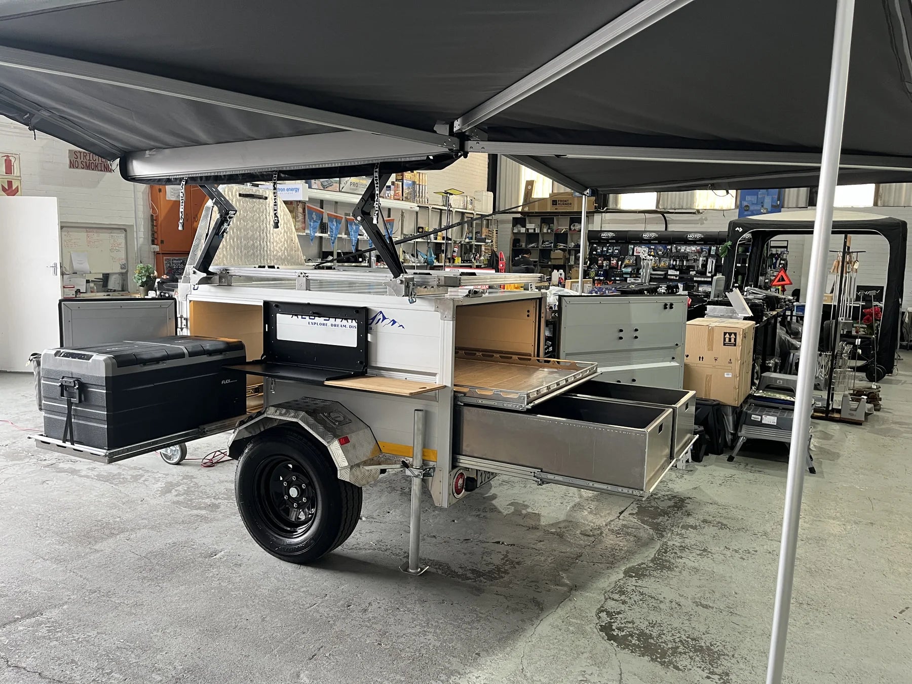 4Matt Campers Bellville Western Cape camper trailer storage, fridge and awning setup